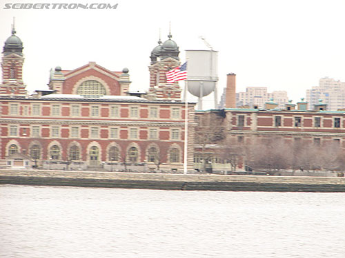 Toy Fair 2007 - New York: Statue of Liberty - Transformers Event: