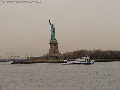 Toy Fair 2007 - New York: Statue of Liberty - Transformers Event: