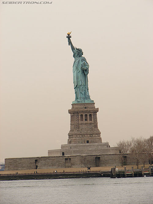 Toy Fair 2007 - New York: Statue of Liberty - Transformers Event: