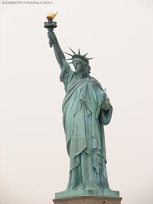 Toy Fair 2007 - New York: Statue of Liberty - Transformers Event: