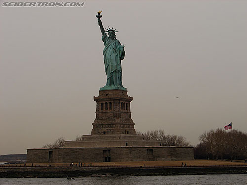 Toy Fair 2007 - New York: Statue of Liberty - Transformers Event:
