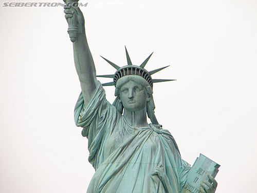 Toy Fair 2007 - New York: Statue of Liberty - Transformers Event: