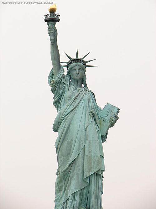 Toy Fair 2007 - New York: Statue of Liberty - Transformers Event: