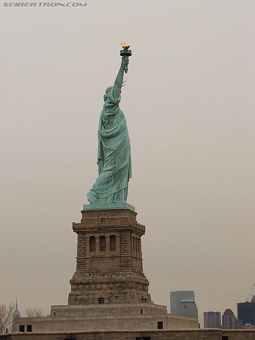 Toy Fair 2007 - New York: Statue of Liberty - Transformers Event: