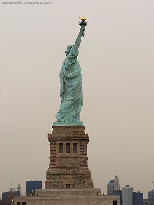 Toy Fair 2007 - New York: Statue of Liberty - Transformers Event: