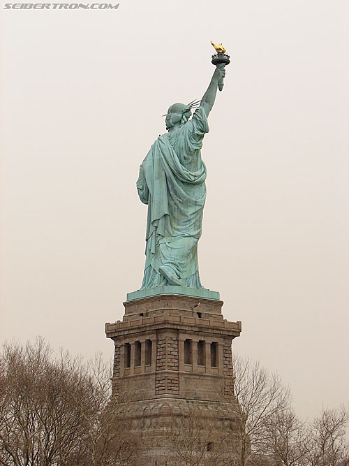 Toy Fair 2007 - New York: Statue of Liberty - Transformers Event: