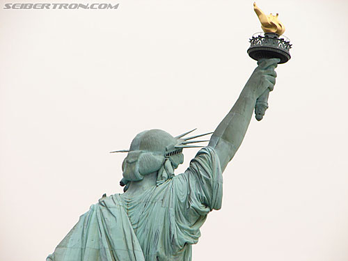 Toy Fair 2007 - New York: Statue of Liberty - Transformers Event:
