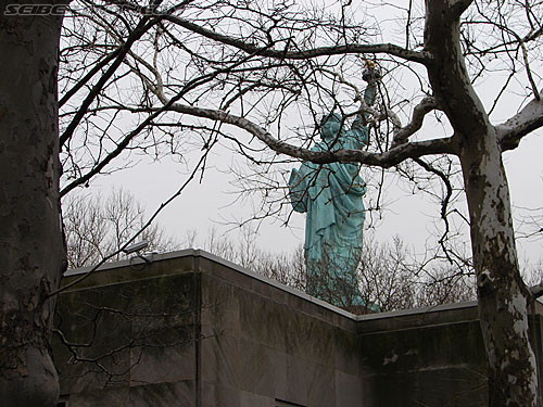 Toy Fair 2007 - New York: Statue of Liberty - Transformers Event: