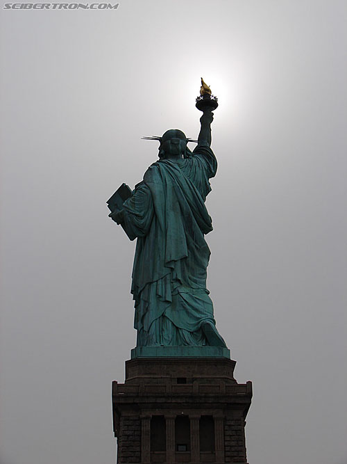 Toy Fair 2007 - New York: Statue of Liberty - Transformers Event: