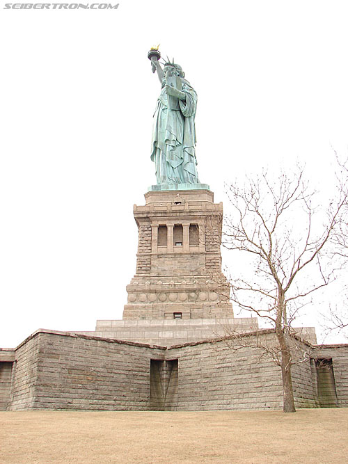 Toy Fair 2007 - New York: Statue of Liberty - Transformers Event: