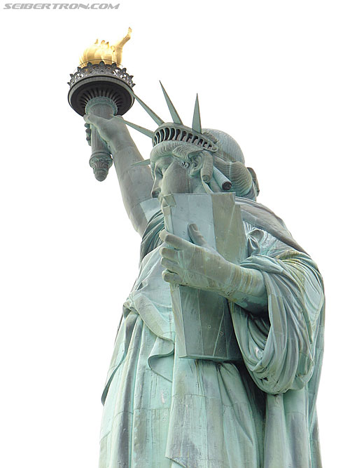 Toy Fair 2007 - New York: Statue of Liberty - Transformers Event: