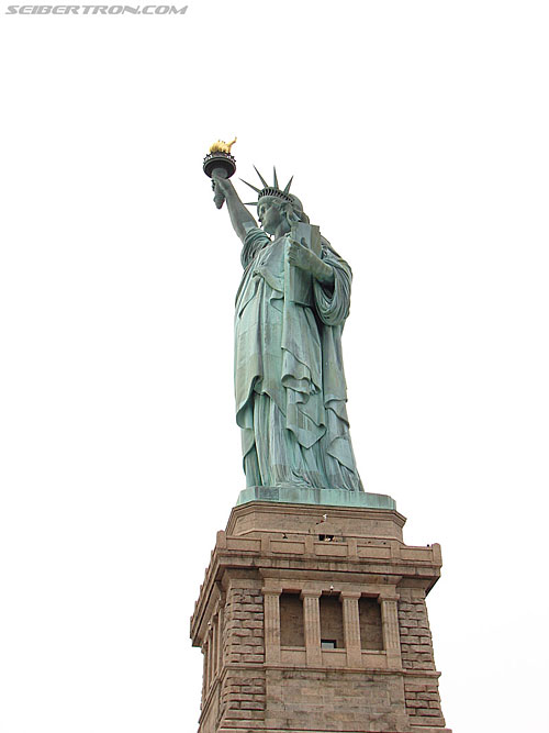 Toy Fair 2007 - New York: Statue of Liberty - Transformers Event: