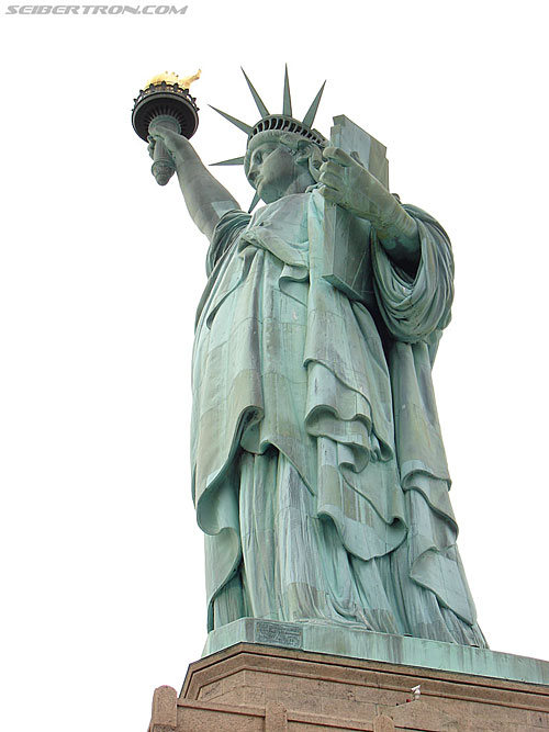 Toy Fair 2007 - New York: Statue of Liberty - Transformers Event: