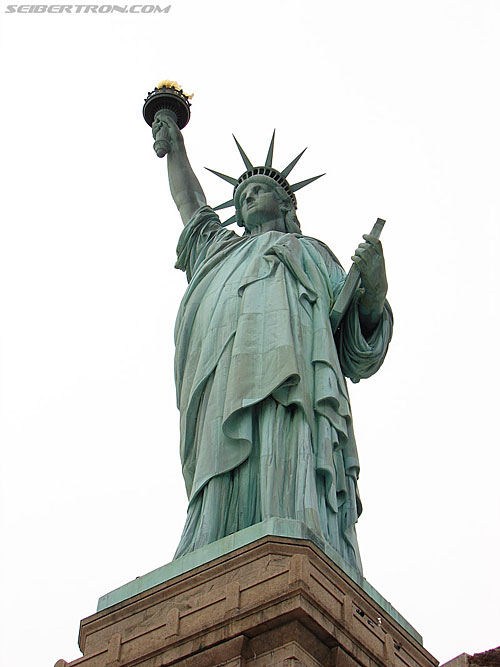 Toy Fair 2007 - New York: Statue of Liberty - Transformers Event: