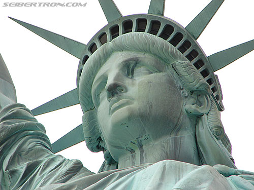 Toy Fair 2007 - New York: Statue of Liberty - Transformers Event: