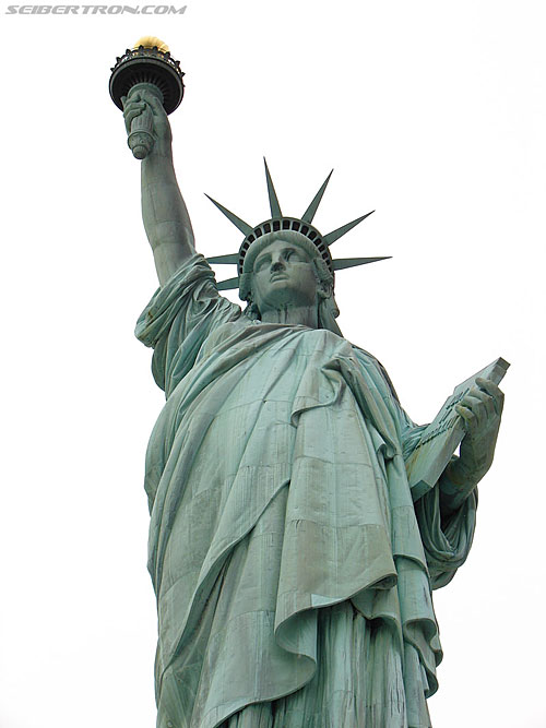 Toy Fair 2007 - New York: Statue of Liberty - Transformers Event: