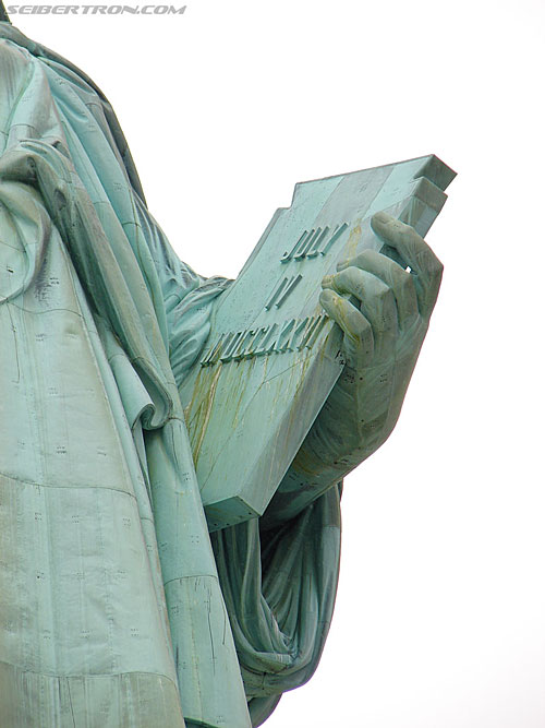 Toy Fair 2007 - New York: Statue of Liberty - Transformers Event: