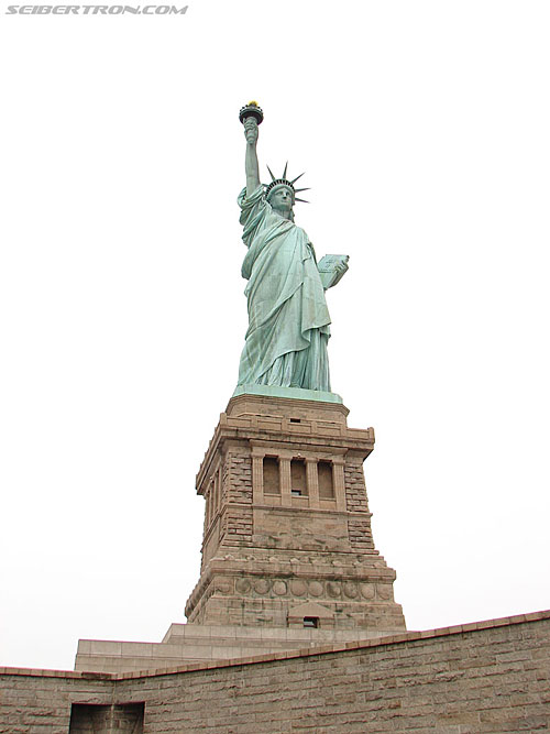 Toy Fair 2007 - New York: Statue of Liberty - Transformers Event: