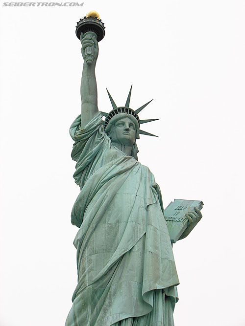 Toy Fair 2007 - New York: Statue of Liberty - Transformers Event: