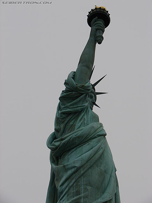 Toy Fair 2007 - New York: Statue of Liberty - Transformers Event: