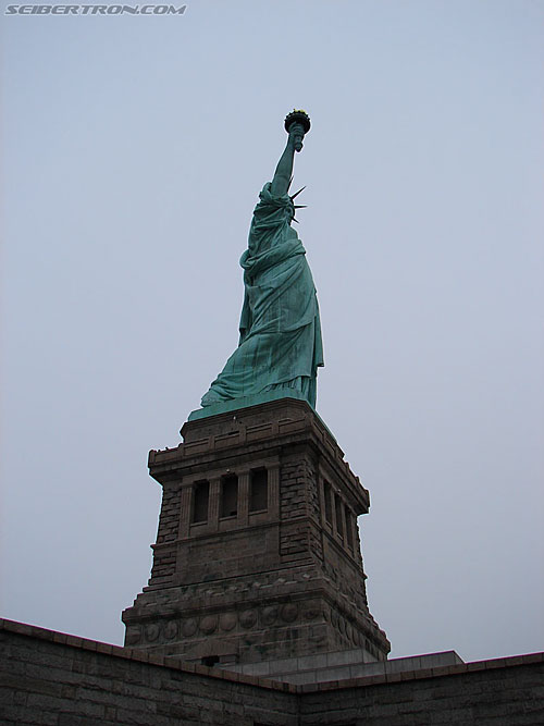 Toy Fair 2007 - New York: Statue of Liberty - Transformers Event: