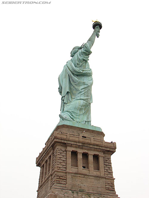 Toy Fair 2007 - New York: Statue of Liberty - Transformers Event: