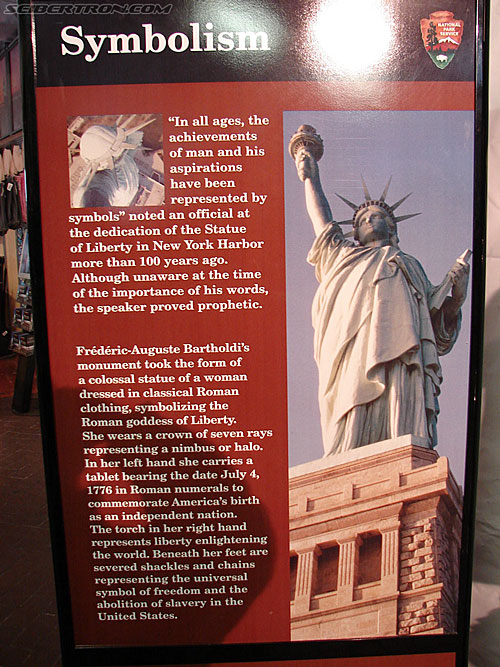 Toy Fair 2007 - New York: Statue of Liberty - Transformers Event:
