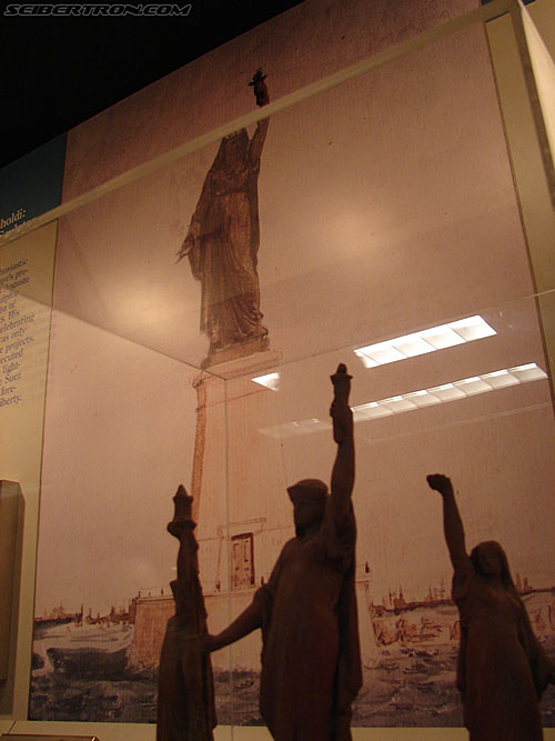 Toy Fair 2007 - New York: Statue of Liberty - Transformers Event: