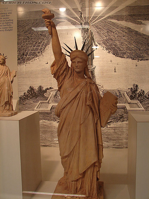 Toy Fair 2007 - New York: Statue of Liberty - Transformers Event: