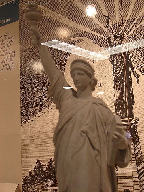 Toy Fair 2007 - New York: Statue of Liberty - Transformers Event:
