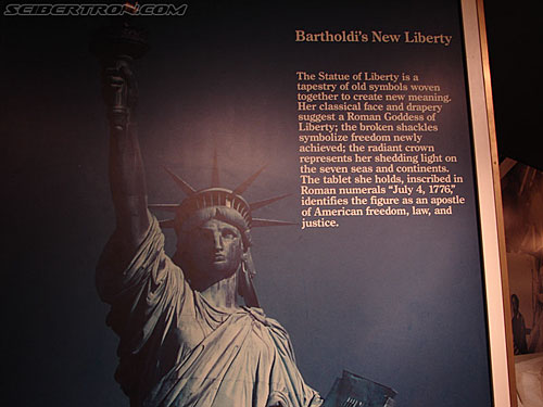Toy Fair 2007 - New York: Statue of Liberty - Transformers Event: