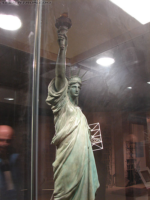 Toy Fair 2007 - New York: Statue of Liberty - Transformers Event: