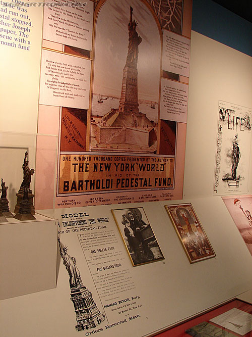 Toy Fair 2007 - New York: Statue of Liberty - Transformers Event: