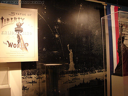 Toy Fair 2007 - New York: Statue of Liberty - Transformers Event: