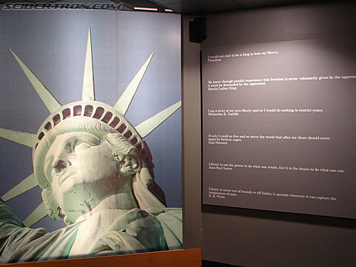 Toy Fair 2007 - New York: Statue of Liberty - Transformers Event: