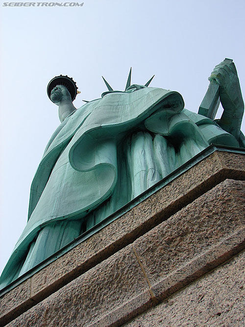 Toy Fair 2007 - New York: Statue of Liberty - Transformers Event: