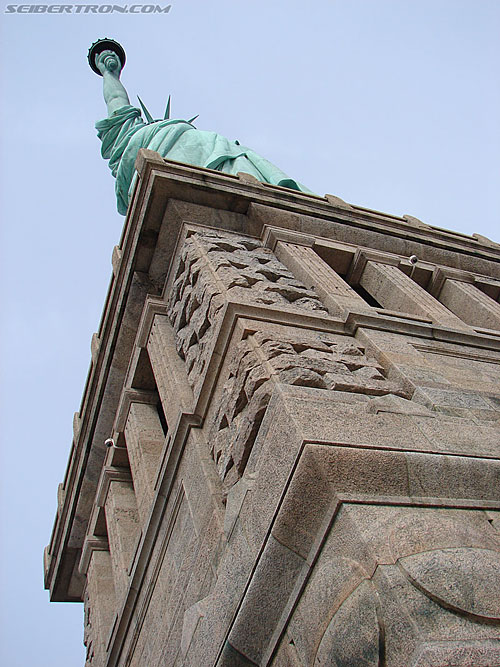 Toy Fair 2007 - New York: Statue of Liberty - Transformers Event:
