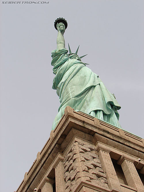Toy Fair 2007 - New York: Statue of Liberty - Transformers Event: