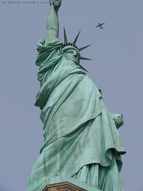 Toy Fair 2007 - New York: Statue of Liberty - Transformers Event: