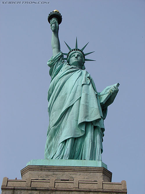 Toy Fair 2007 - New York: Statue of Liberty - Transformers Event: