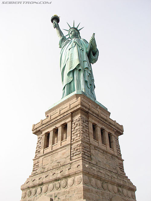 Toy Fair 2007 - New York: Statue of Liberty - Transformers Event: