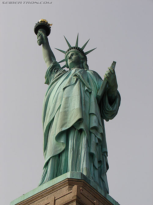 Toy Fair 2007 - New York: Statue of Liberty - Transformers Event: