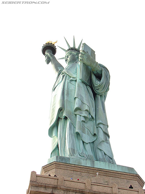 Toy Fair 2007 - New York: Statue of Liberty - Transformers Event: