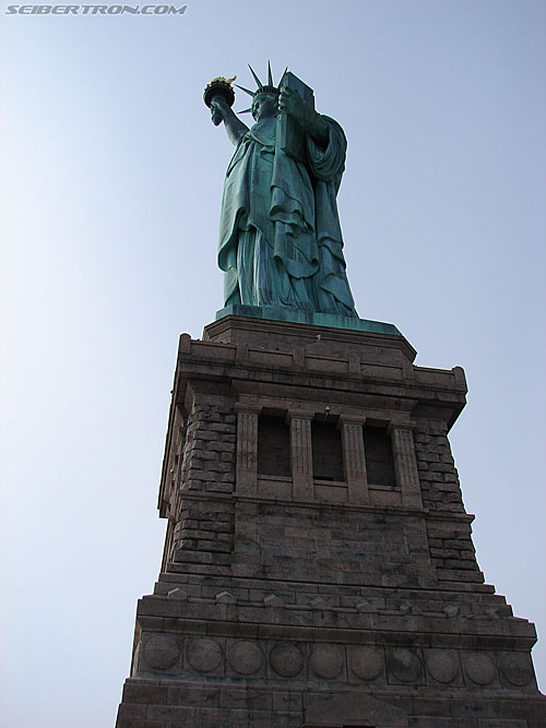 Toy Fair 2007 - New York: Statue of Liberty - Transformers Event: