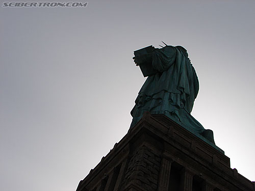 Toy Fair 2007 - New York: Statue of Liberty - Transformers Event: