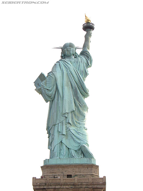 Toy Fair 2007 - New York: Statue of Liberty - Transformers Event: