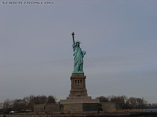 Toy Fair 2007 - New York: Statue of Liberty - Transformers Event: