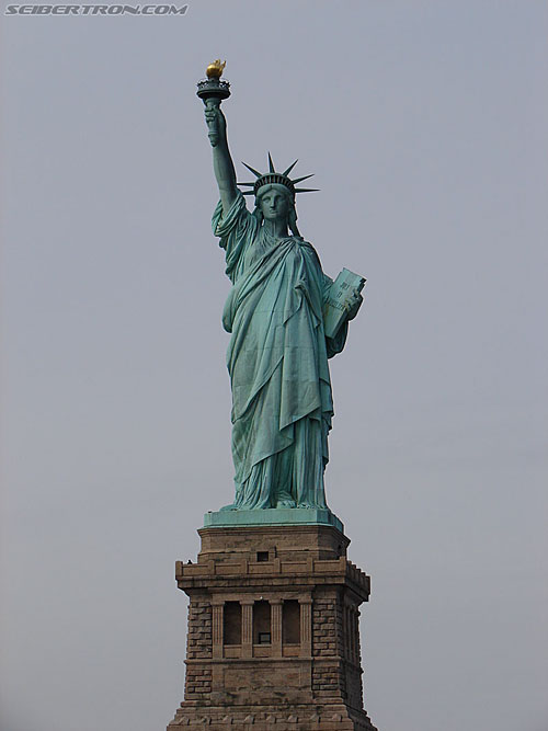 Toy Fair 2007 - New York: Statue of Liberty - Transformers Event: