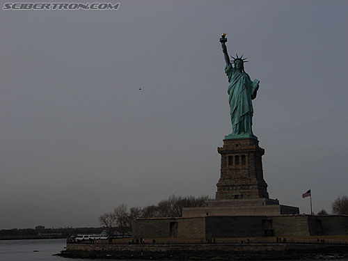 Toy Fair 2007 - New York: Statue of Liberty - Transformers Event: