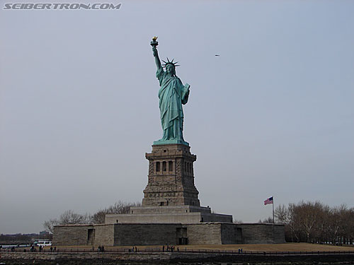 Toy Fair 2007 - New York: Statue of Liberty - Transformers Event: